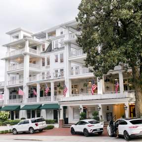The Partridge Inn - Exterior - With Cars