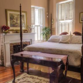 Places to Stay - Olde Town Inn