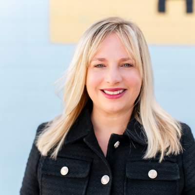 Karen's NEW Headshot
