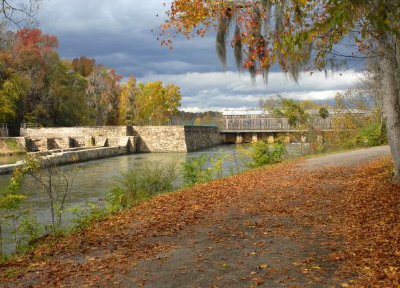 Augusta Canal headgate locks in Autumn