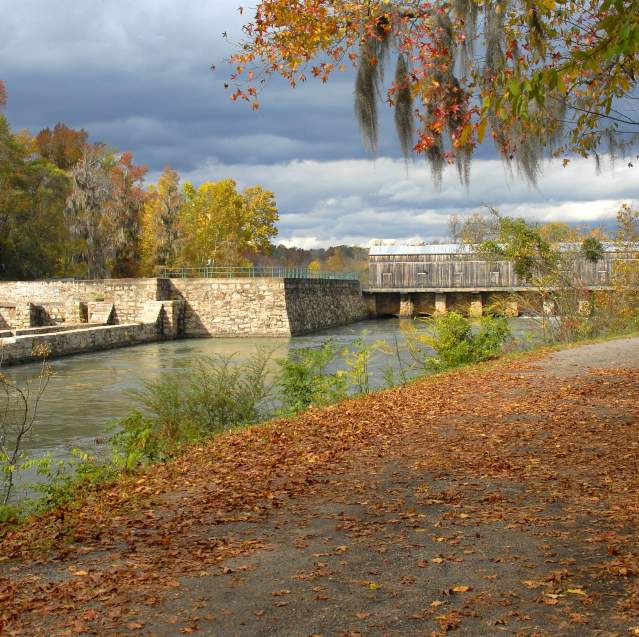 Augusta Canal headgate locks in Autumn