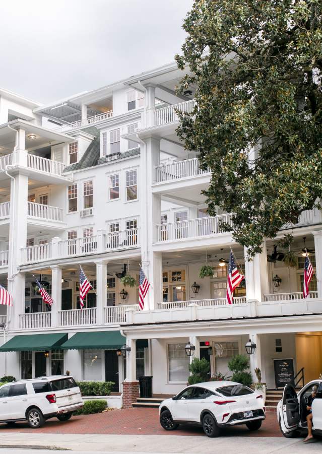 The Partridge Inn - Exterior - With Cars