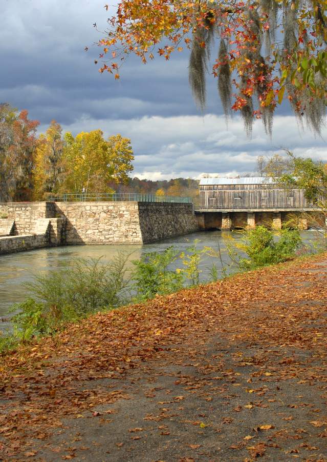 Augusta Canal headgate locks in Autumn