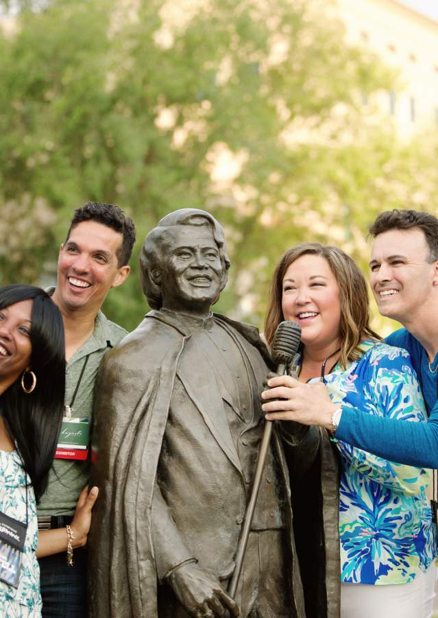 James Brown Statue - Group
