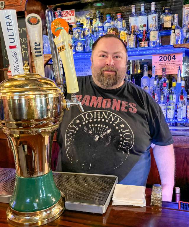 Ten bars for a good hang in Calhoun County