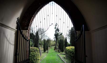 Deathless Verse | A Poetic Tour of Friar's Bush Graveyard