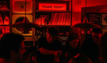 Liquid Minds: A Spot of Colour — Second Sitting at the Music Room