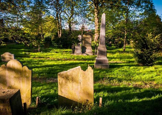 Clifton Street Cemetery Tour