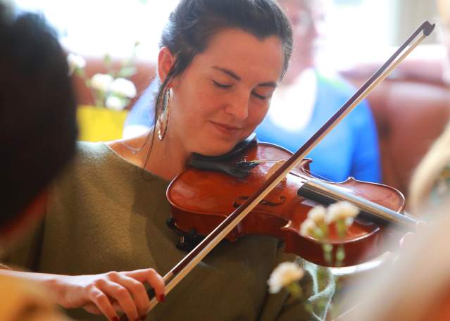 Cumann Cultúrtha Mhic Reachtain - Session: Loughshore Trad and guests