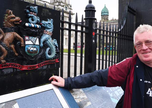 Belfast After Dark: Titanic Town Walking Tour with Expert Guide Peter Fox
