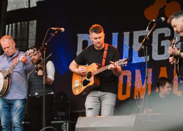 Bluegrass BBQ: Pilgrim Street & Aiden Scott-Browne