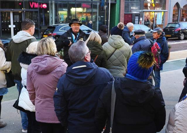 Belfast After Dark: Titanic Town Walking Tour with Expert Guide Peter Fox