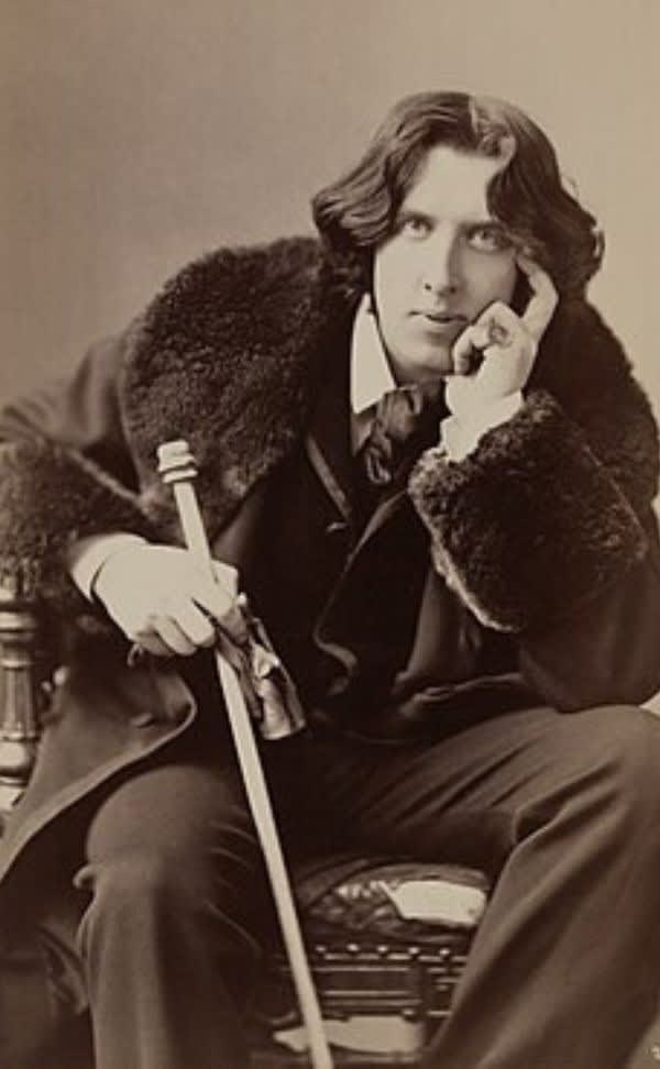 Oscar Wilde Walking Tour of Queen's University