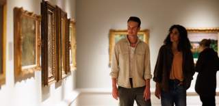 couple at an art gallery