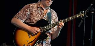 Scotts-Jazz-Club-Guitar player