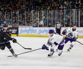 Roach Re-signs for Sixth Season with Giants