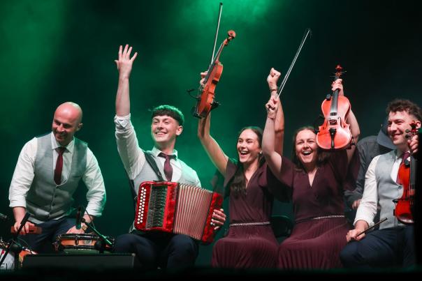 Fleadh Cheoil na hÉireann bids farewell with performance from winning Senior Céilí Band at City Hall Gig Rig