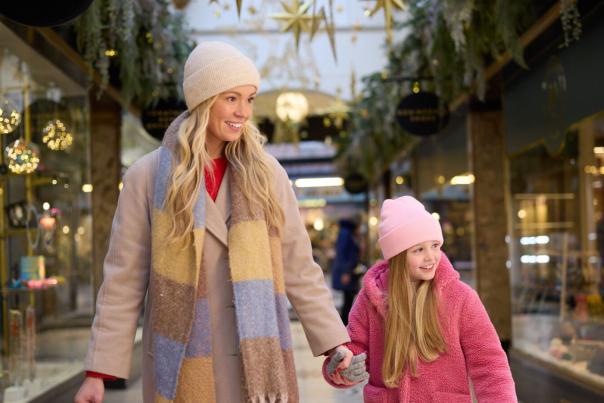 Mother and Daughter Christmas Shopping Queen's Arcade