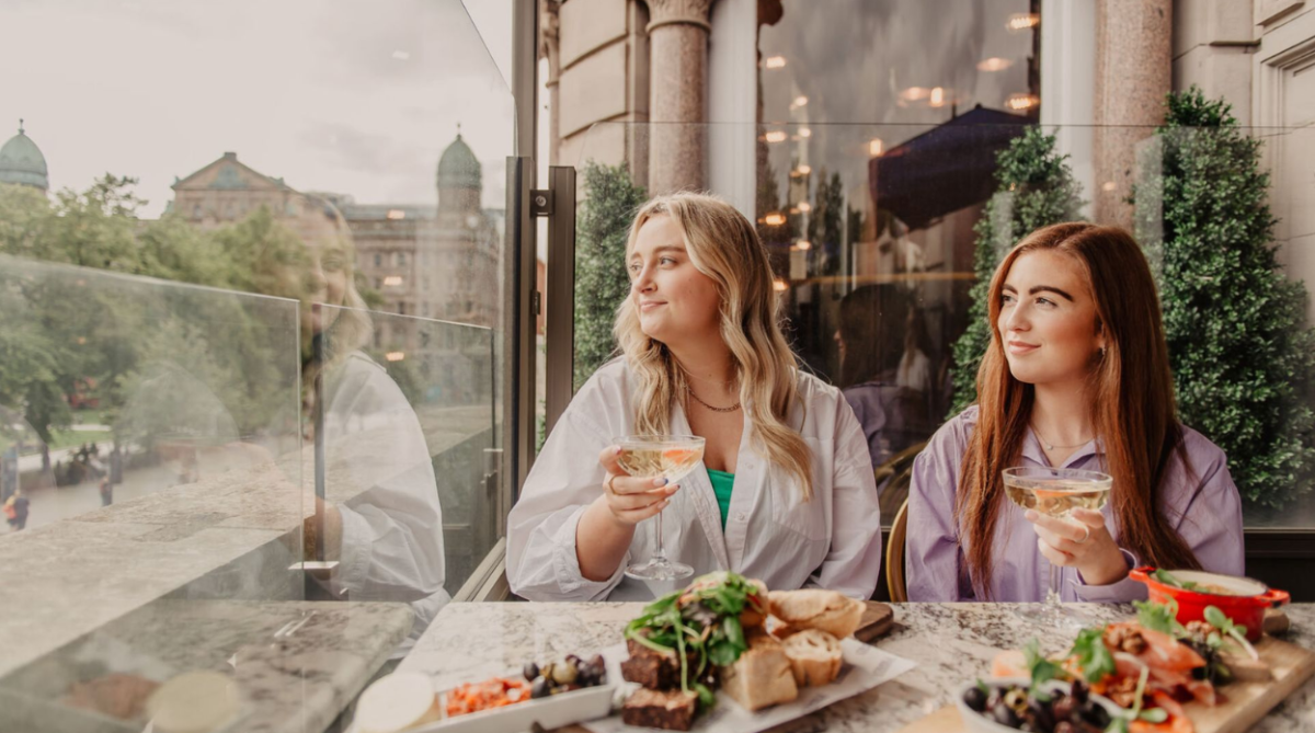 Parisien Outdoor Dining