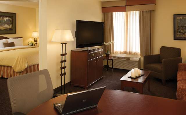 Larkspur Landing Bellevue Hotel