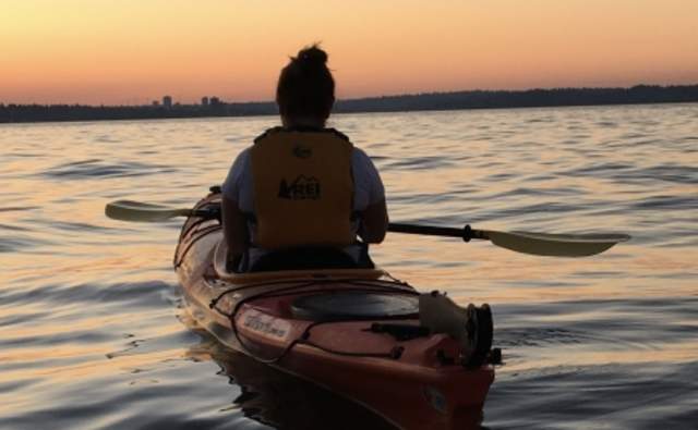 Sunset Kayak Tour at Meydenbauer Bay