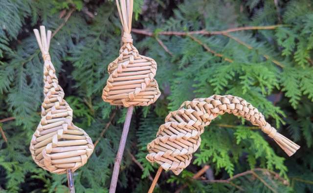 Garden Baubles in Bulrush