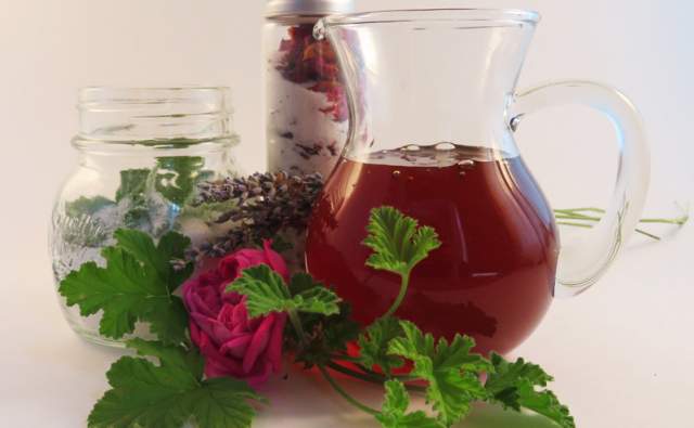 Festive Herbal Beverages from the Garden