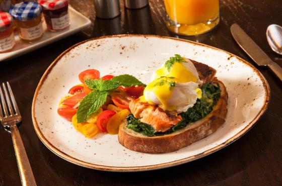 Salmon Benedict