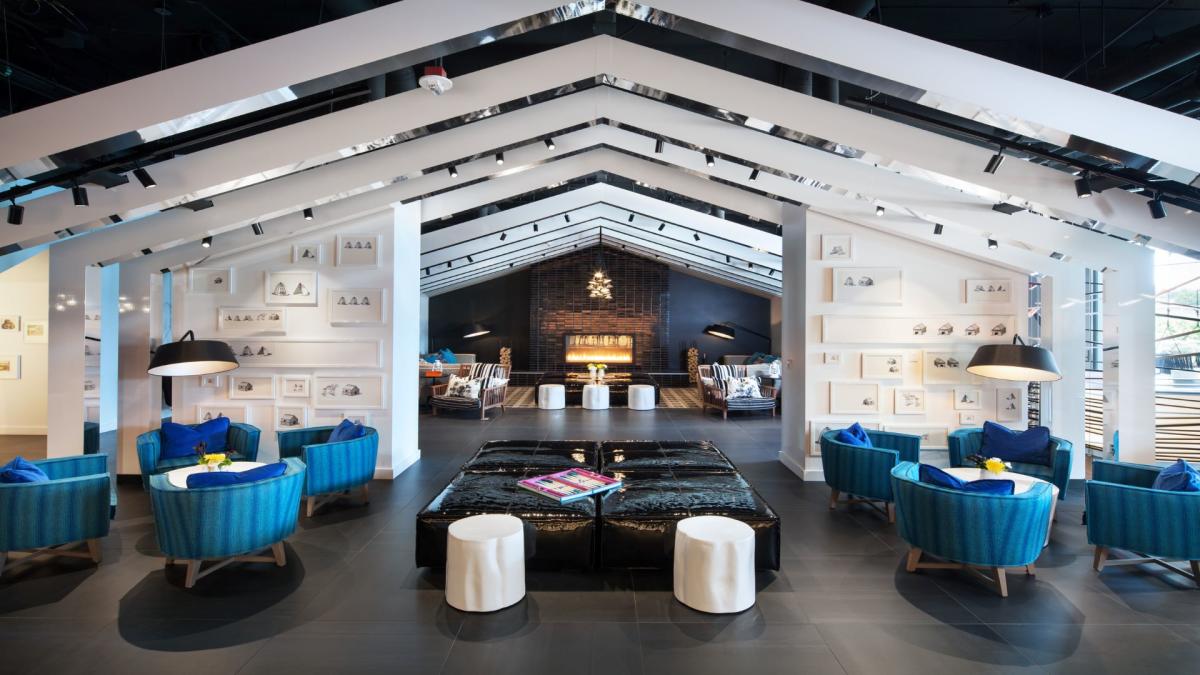 W Living Room Bar and The Porch | Bellevue, WA