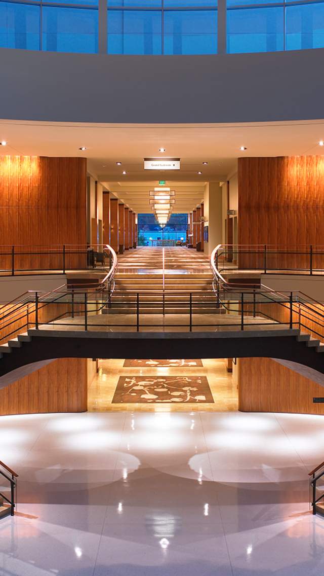 Hyatt Regency Bellevue - Grand Staircase