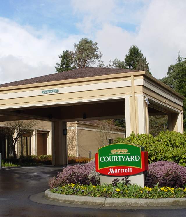 Courtyard Marriott Overlake Exterior