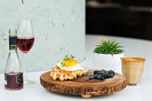 Brunch + Champagne