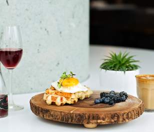 Brunch + Champagne