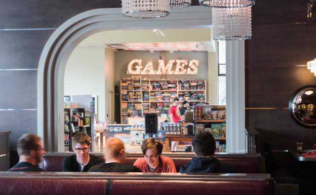 Top Places to Hangout in Bellevue: Open Mics, Fun Bars, and Community Socials