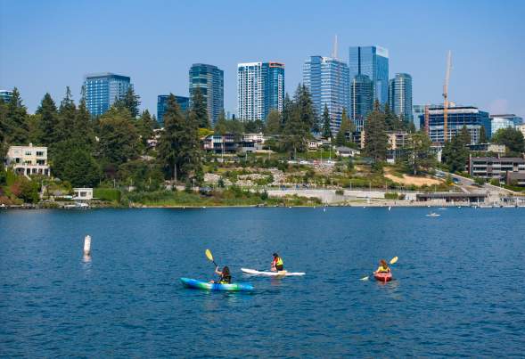 Kayaking Meydenbauer Bay