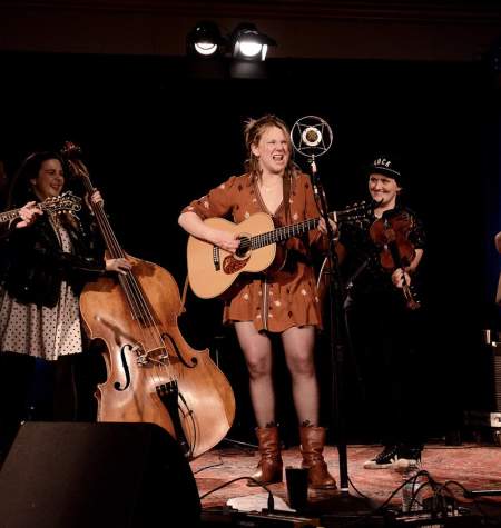 Wintergrass Della Mae