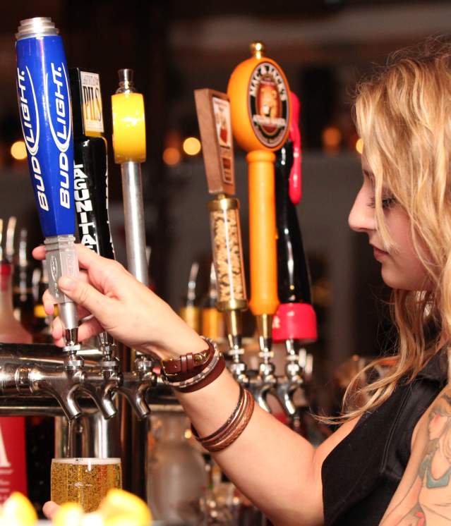 520 Bar and Grill Beer Pour Taps