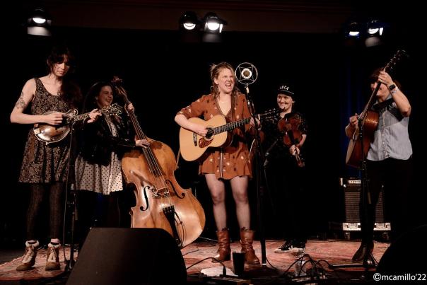 Wintergrass Della Mae