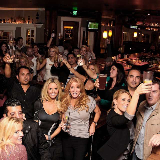 520 Bar and Grill Inside