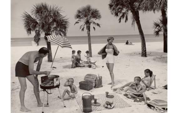 The Way We Never Were: The American Professional Photographers Collection