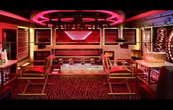 DJs at Mémoire Nightclub