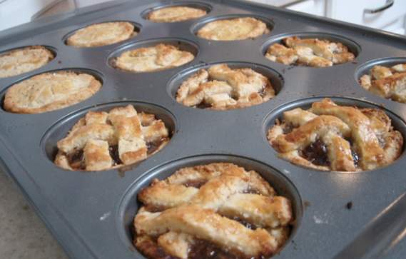 Thanksgiving Muffin Tin Pies Baking Workshop