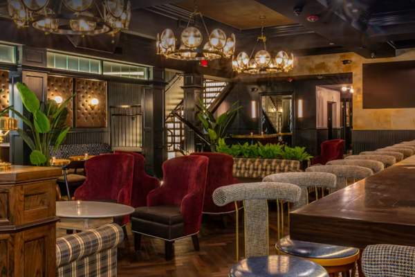 d16 Bar & Lounge