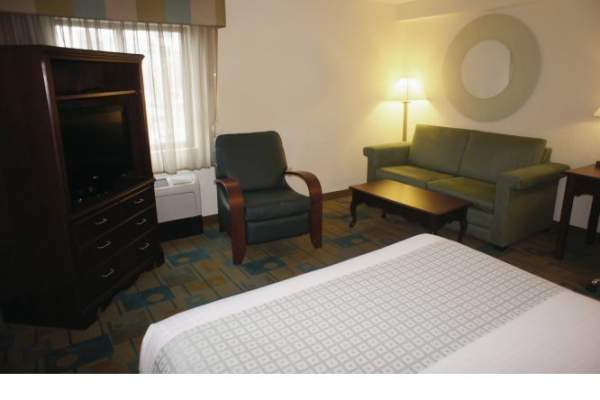 La Quinta Inn & Suites by Wyndham Boston Somerville