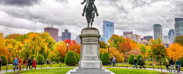 GW Statue in Fall
