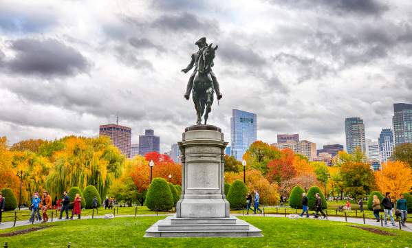 GW Statue in Fall