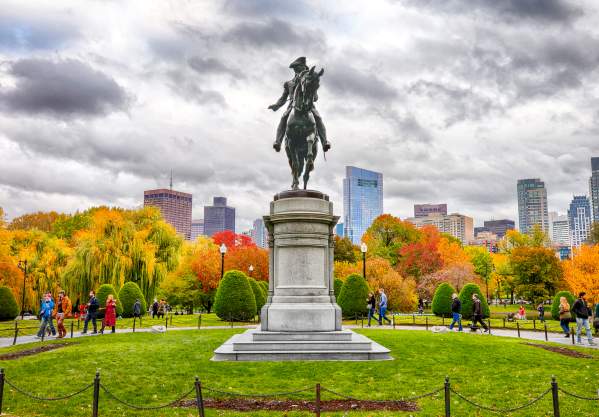 GW Statue in Fall