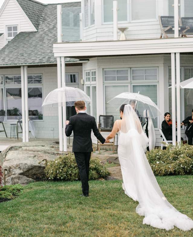 bride and groom featuring live band performance
