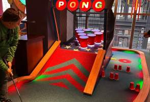 Mini gulf at Puttshack