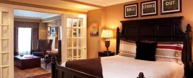 Hotel Commonwealth